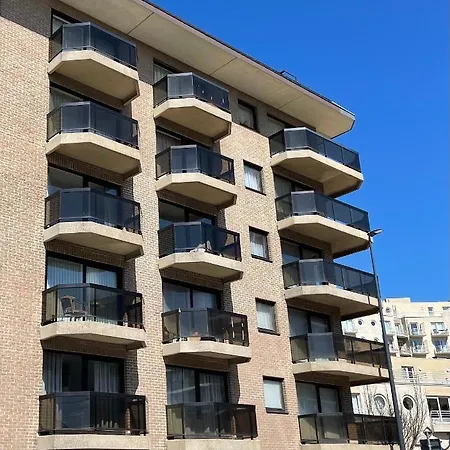 Appartement 4 P A 50 M De La *